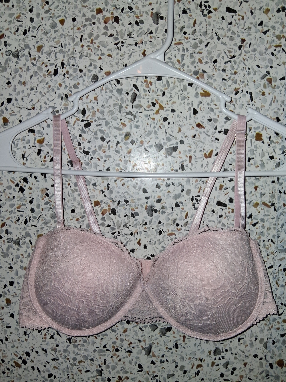 Women's Jessica Simpson Tshirt Bra Size 36C Pink Padded With Wires